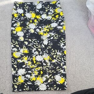 🌻 4 For $20 🌻 Black and Yellow Midi Pencil Skirt for Work